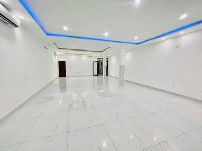 Cho thuê nhà mặt tiền Hàm Nghi . Trung tâm thành phố - ngang 11m