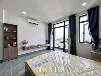 Phòng ban công mới xây ngay gần đại học ntt _ đầy đủ nội thất mới