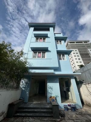 Nhà mặt tiền nguyên căn cho thuê