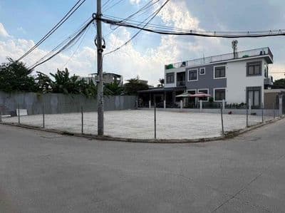Cho Thuê Đất Đã Cán Nền Xi Măng Góc 2 Mặt Đường Gần Chung Cư APĐ
