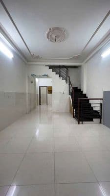 Nhà 1 Trệt 1 Lầu Sân Thượng 3PN 4x15m Hẻm Xe Hơi Lý Phục Man