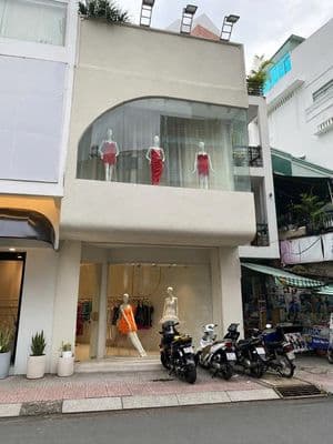 Cho thuê mt siêu đẹp đường lê thị riêng q1 - 4x12.5m, giá: 55tr