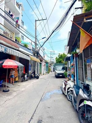 Nhà hiện đại tặng toàn bộ nội thất toạ lạc 449/11/7 HL2