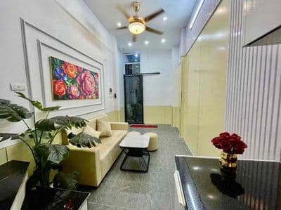 Cho thuê nhà nguyên căn trương định 5 tầng 4 ngủ 9tr