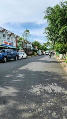 Cho thuê nhà trệt lầu - kdc hoàng quân - gần trường fpt