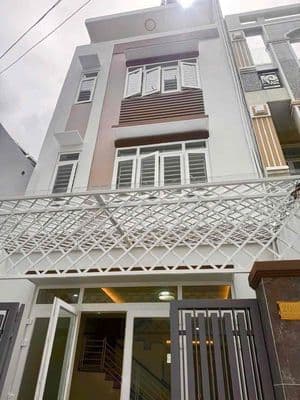 Bán nhà 2 lầu 4pn 3wc xe hơi tới nơi giá 7,5ty
