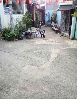 Cho thuê nhà hẽm xe hơi,Bà Hom Quận 6gần vòng xoay phú lâm,có ban công