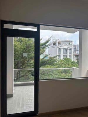 Nhà đường xe hơi cao thị chính q7