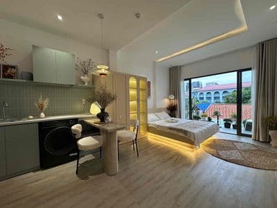 Cho thuê căn hộ mới 100% - ban công full nội thất gần nhà thờ đức bà