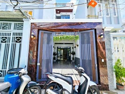 Nhà mới mặt tiền full nội thất ở liền q7