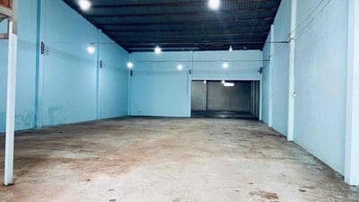 Cho thuê kho 500m2 30tr - sát chợ đầu mối - có văn phòng - đường lớn