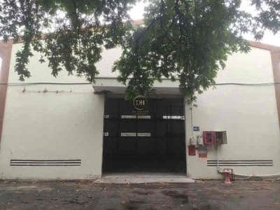 CHO THUÊ KHO - Trường Sơn, P15, Q10 - Nền bê tông, cửa cuốn ~ 200m2