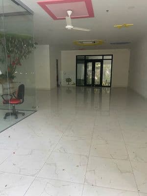 Cho thuê SHophouse 98m2, giá 18tr, Ngay vincomplaza