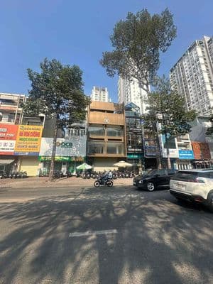 Cho thuê mt lý thường kiệt q10 dt 9x18m 3 lầu lề rộng ngay bv
