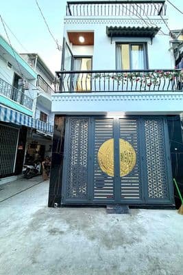 chính chủ bán căn nhà 4 m 9 m giáp tên lửa