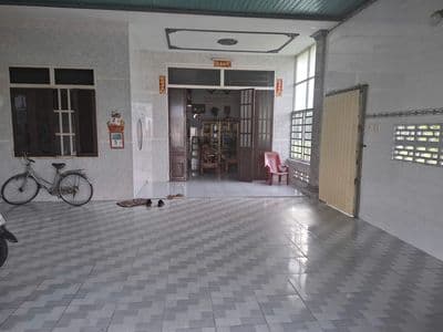 Nhà 4 phòng ngủ. 335m2 đường nhựa 782 gần KCN. 2,x tỷ