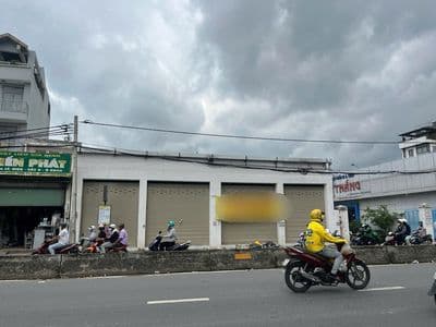 Cho thuê nhà mặt tiền đường hà huy giáp 15x20m cấp 4 thông suốt
