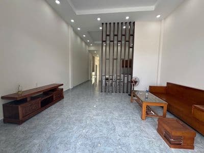 Nhà Cấp 4 có 2 PN, Nguyễn Văn Tạo, Long Thới, SHR, Giá chỉ 3 tỷ 650tr