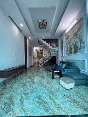 Nhà 2 lầu 4x18 hẻm xe hơi thông thoáng đường Lê Văn Khương