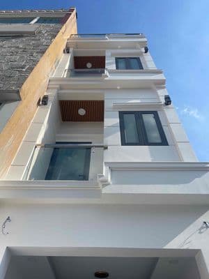 chính chủ cho thuê nhà 3x15 ba lầu