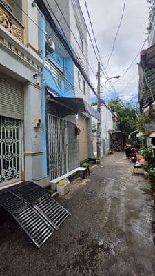 Nhà Q6 gần chợ phú lâm 2,7x7m đúc 1 tấm
