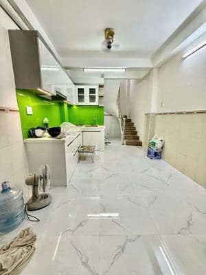 Nhà 4 tầng, Lạc Long Quân, 3pn,3wc, máy lạnh. dt 3,5x9