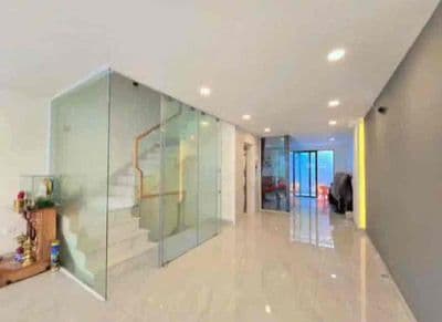 Cho thuê nhà Sadeco Phước Kiển, Hầm 3,5 lầu,DT:5x20.nhà đẹp. Giá:25tr/