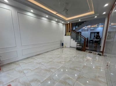 Cho thuê nhà phố Văn Cao, DT: 60m2, 4 p.ngủ full đồ.