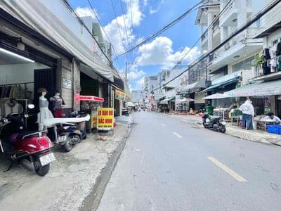 Mặt bằng ngay chợ