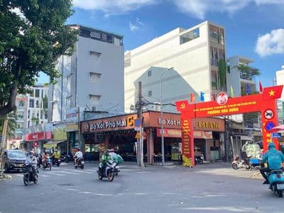 Cho thuê góc 2mt đồng nai q10 - ngang 11m, dt 121m², kd đẹp