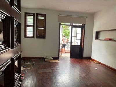 Nhà 4 tầng 6 pn rộng rãi mặt tiền trịnh đình thảo