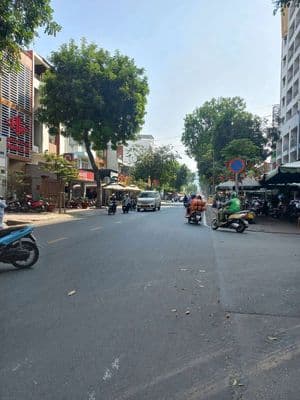 Cần bán nhà nguyên căn đường lữ gia , siêu vip