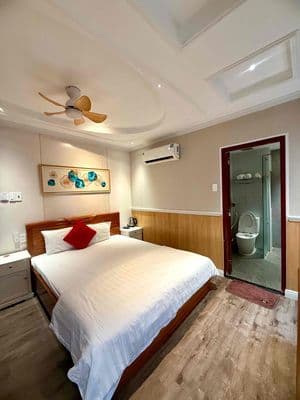 khách sạn 3 sao khu Tên Lửa ,24 phòng , doanh thu 300tr/ tháng