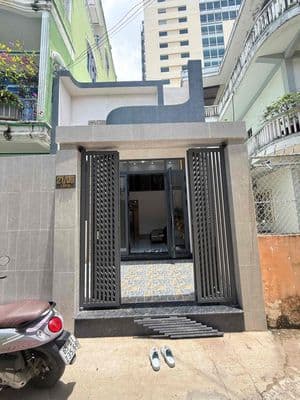 C.g - cho thuê nhà trệt lầu full nội thất hẻm đường cmt8 cạnh vincom