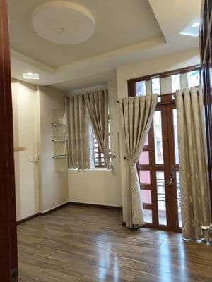 Cho thuê nhà 4 tầng hẻm xe hơi Lê Đức Thọ