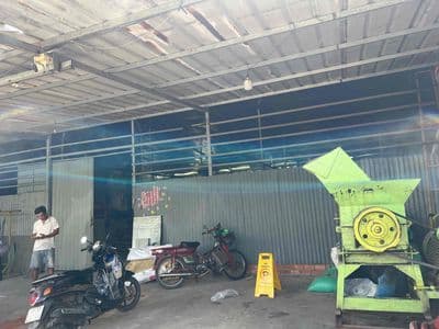 kho xưởng 300 m giá 15 triệu