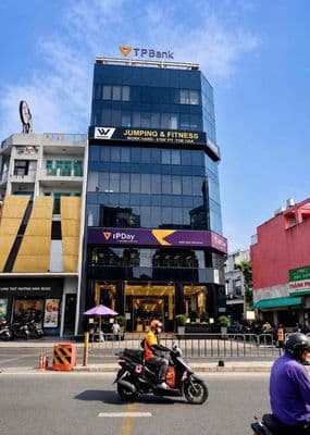 Cho thuê căn góc 2 mặt tiền – cách mạng tháng tám, quận 10