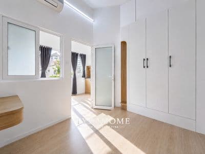 Chdv giá rẻ ban công full nội thất mặt tiền đường lớn