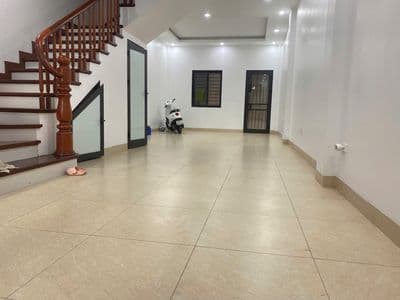 Cho thuê văn phòng tầng 1-2, Vạn Phúc, 85m2, đường rộng đỗ xe Free