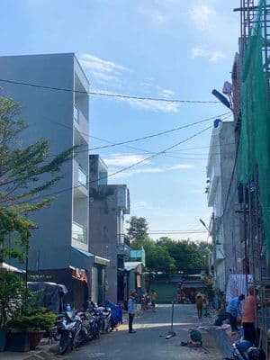 Nhà 1 trệt 1 lửng 1 lầu 1 tum đường 154 P.Tân Phú Q.9