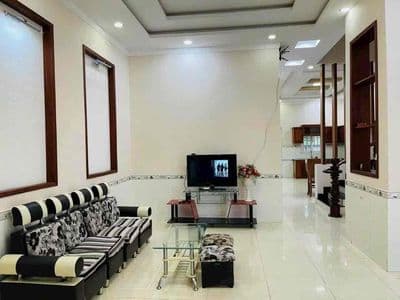 Cho thuê nhà 1 trệt 2 lầu Hiệp Thành, sát bên Vòng Xoay Hiệp Thành 3