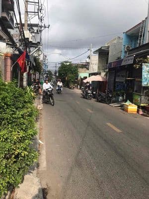 cho thuê mặt bằng ngang 4m dài 10m , giá 6.500.000 đồng