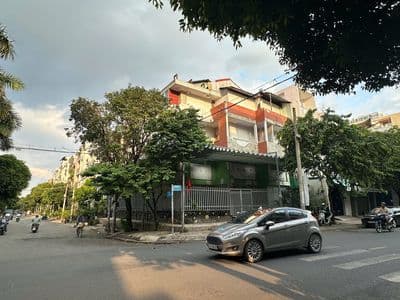 279m2 (15.5x18) góc 2 mặt tiền đường 23 và 22 bình phú q.6