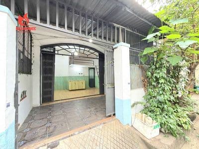 Kiot nhà nguyên căn gác lửng 3tr5 Chợ Lạc Quang