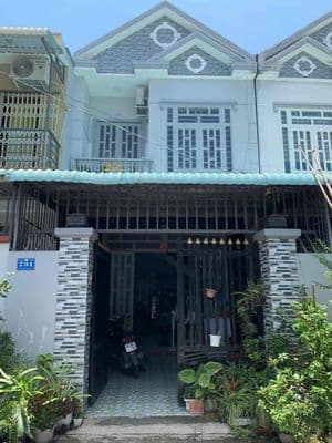 cần bán nhà 1 trệt 1 lầu