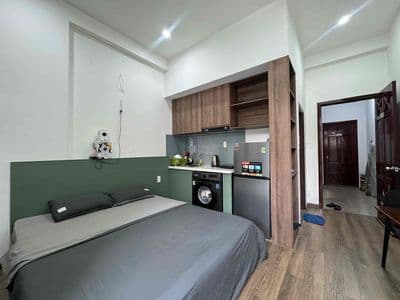 Cho thuê studio ban công đầy đủ nội thất ngay bờ kè hoàng sa quận 1
