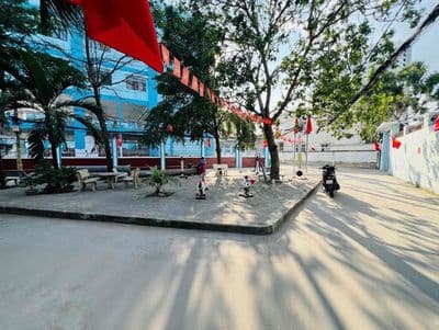 Nhà bán hẽm xe hơi huynh tân phat q7