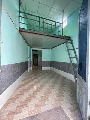 Nhà thuê sạch sẽ bà điểm 1 gác suốt