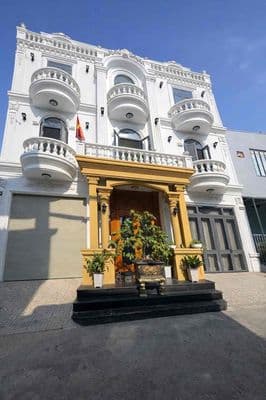 6.8tỷ một siêu phẩm hồ văn long bình tân