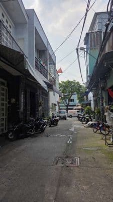 Giáp tân phú-vài bước ra mặt tiền công viên - nhỉnh 4tỷ